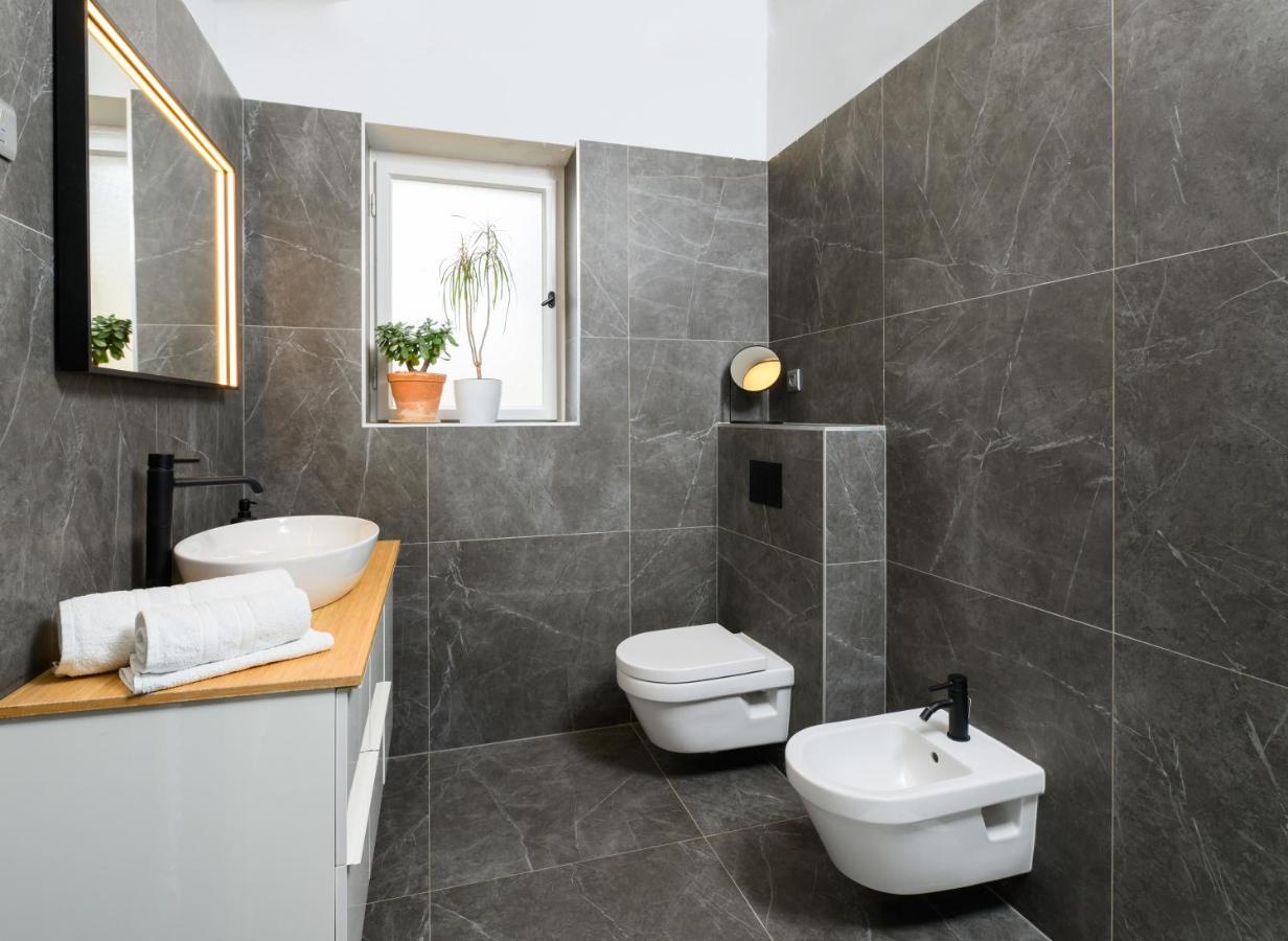 Designer Two-Bedroom Apartment Split Luaran gambar