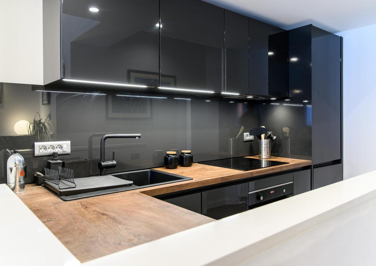 Designer Two-Bedroom Apartment Split Luaran gambar