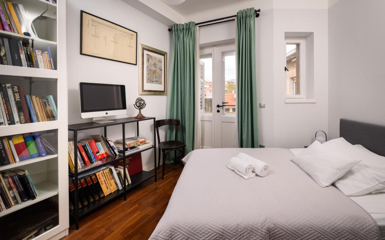 Designer Two-Bedroom Apartment Split Luaran gambar