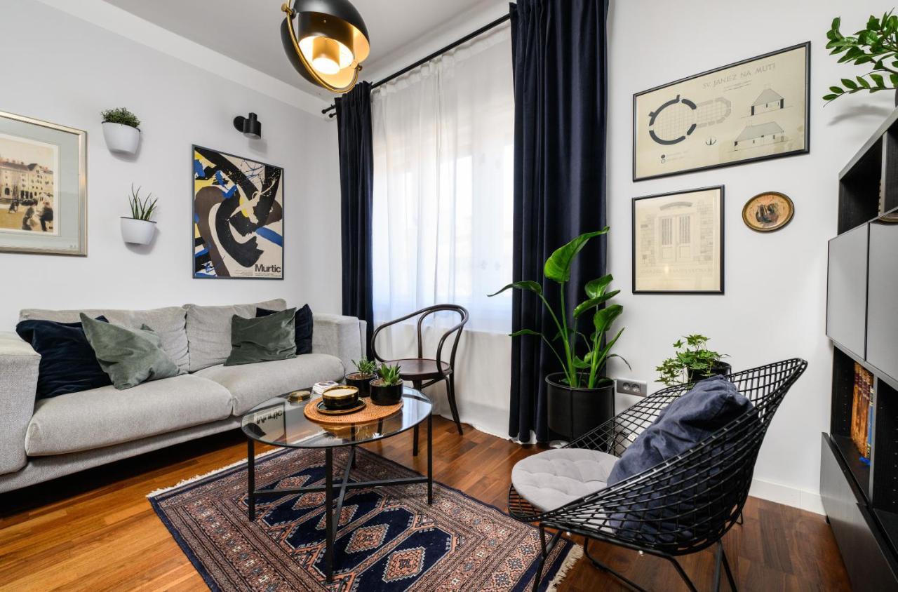 Designer Two-Bedroom Apartment Split Luaran gambar